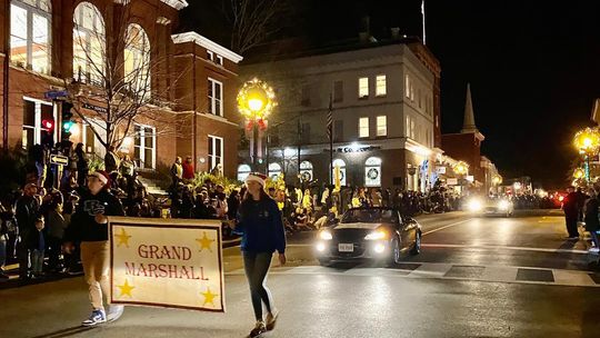 Lexington’s Candlelight Processional and Local Christmas Parades Kick Off Holiday Season